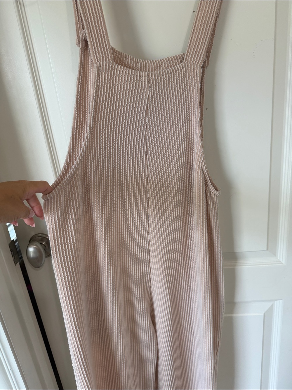 Women's Pink Ribbed Overalls jumpsuit oversized small will fit a medium - Picture 4 of 5